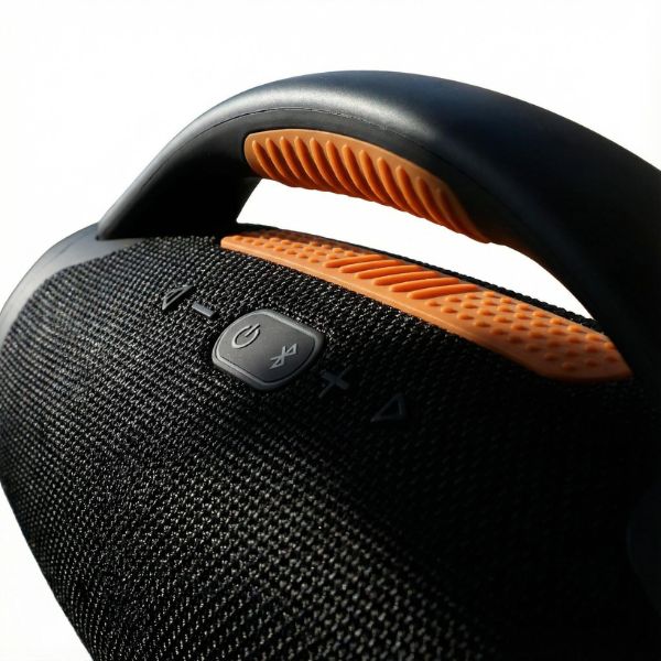 Bocina Portátil Impermeable Booms Box 3 RGB – Sonido Potente, Batería de 5h, Certificación IP67 y Manos Libres