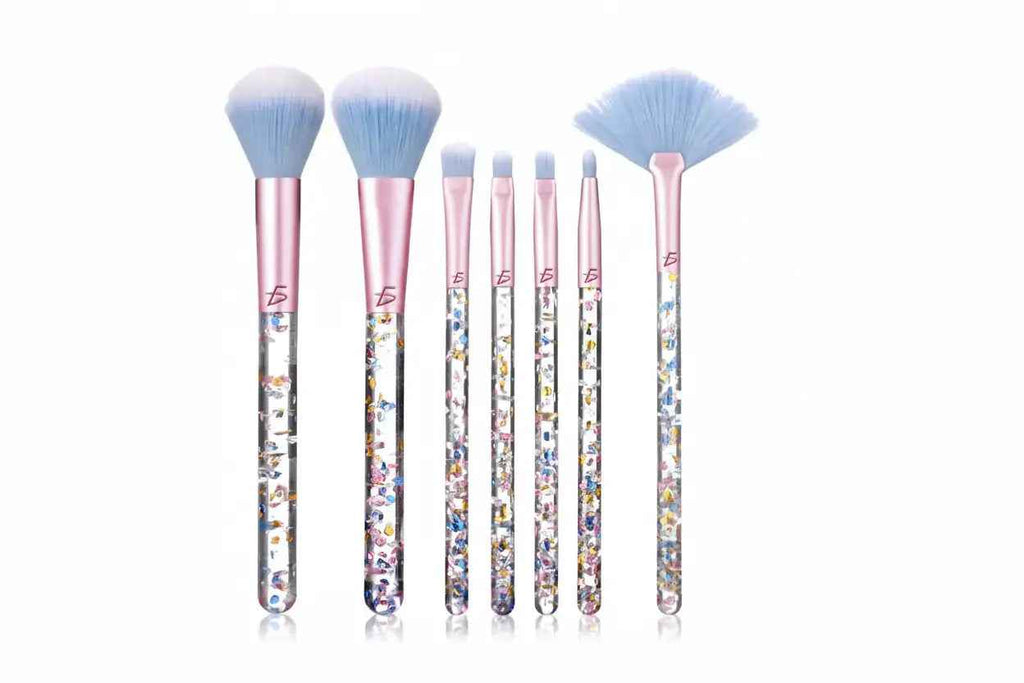 Set de 7 Brochas de Maquillaje Kawaii con Glitter - Kit de Pinceles Profesionales Ultra Suaves para Rostro y Ojos Pro 2026 - Conecta Chava Shop